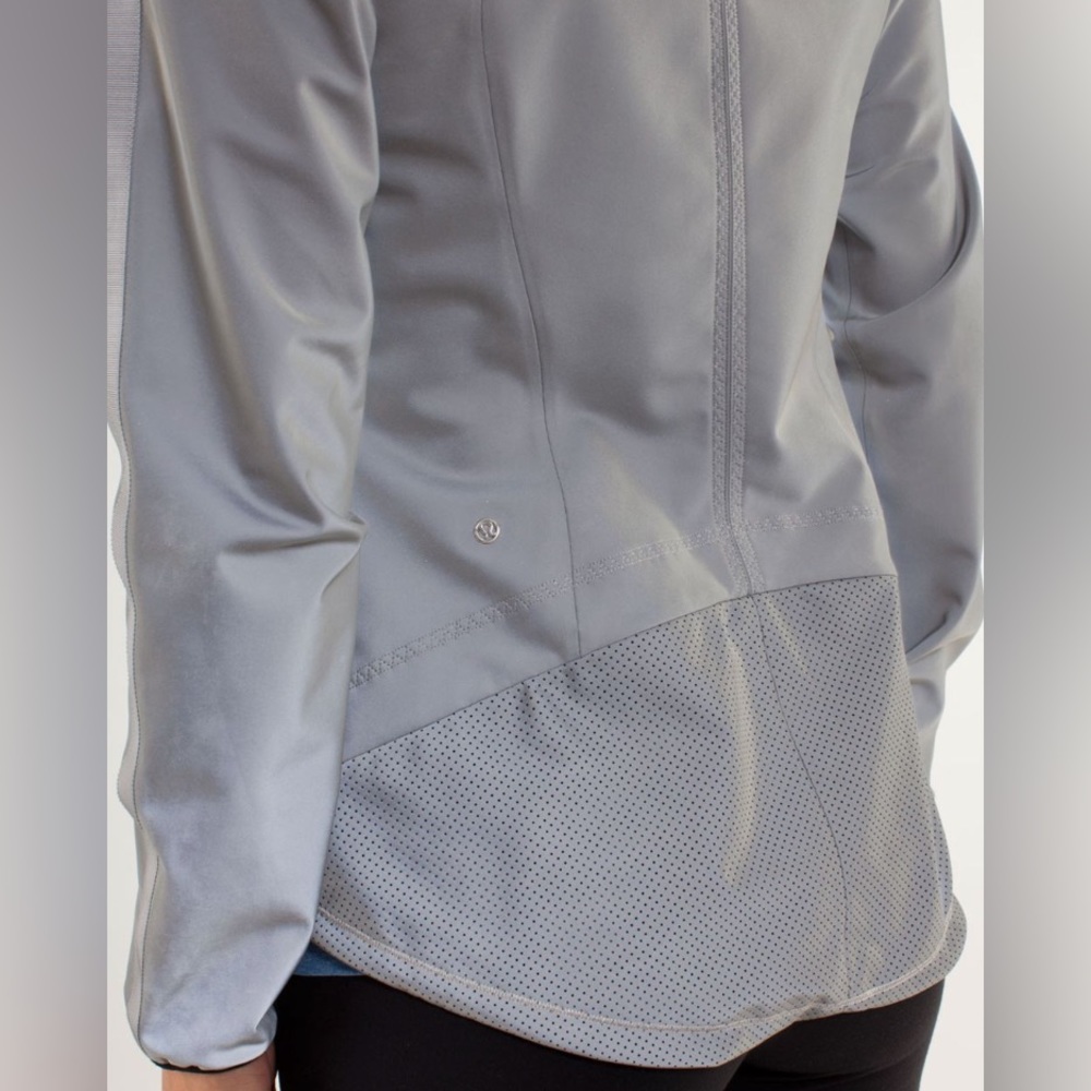 Lululemon Run: Reflective Jacket - image 7